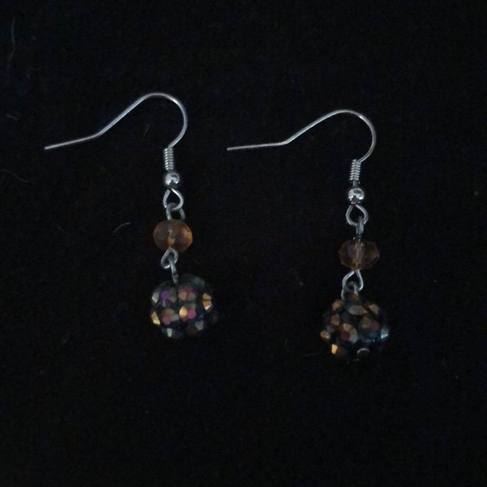 3/$15 Vintage hanging earrings